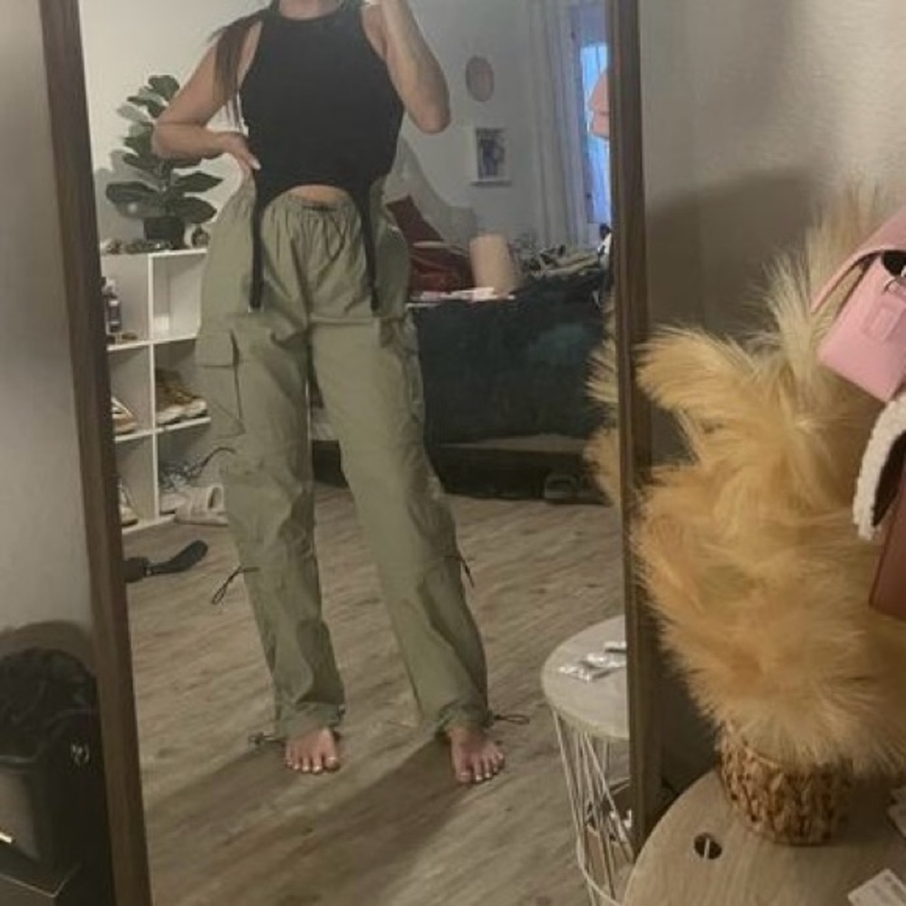✨3/$20 Garage The Chloe Nylon Parachute Pant light olive green
